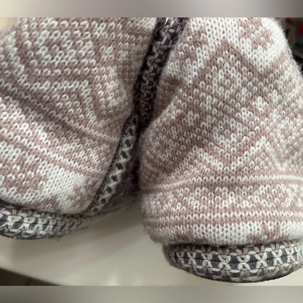 Muk Luks Gray Knit Slippers - Picture 6 of 6